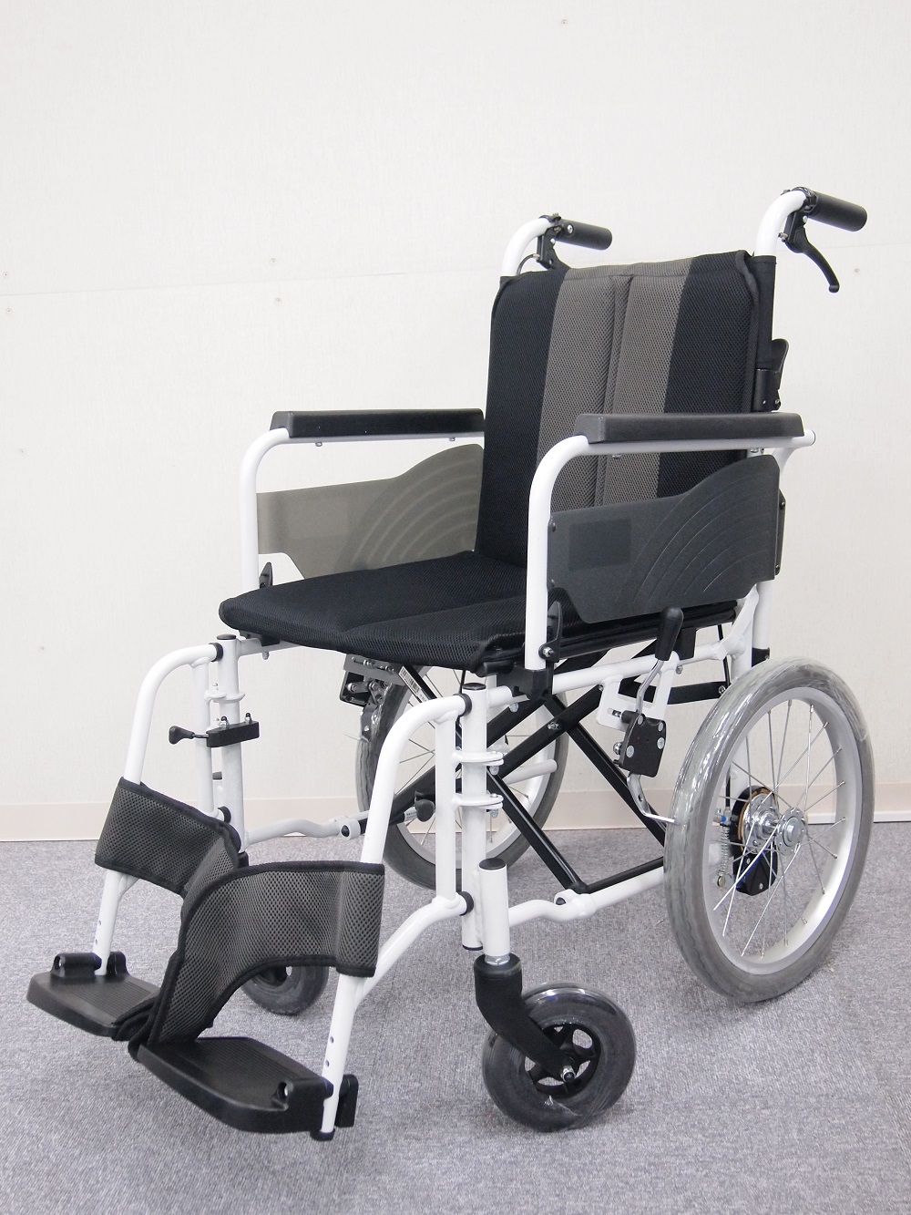 E Shopプライムケア東京 中古車椅子 Mpcwsw 46jdfhg 多機能介助式 ミキ スウィングアウト フットレスト着脱 介助の方も使用しやすい多機能車椅子